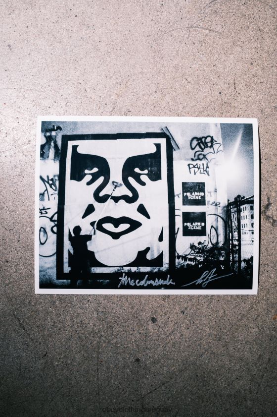 OBEY blanco hombres the cobrasnake: libro de archivo y2k, estampado y paquete de camisetas 28XT8J1059